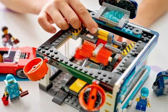 Picture of LEGO City 60497 Drive-Through Car Wash