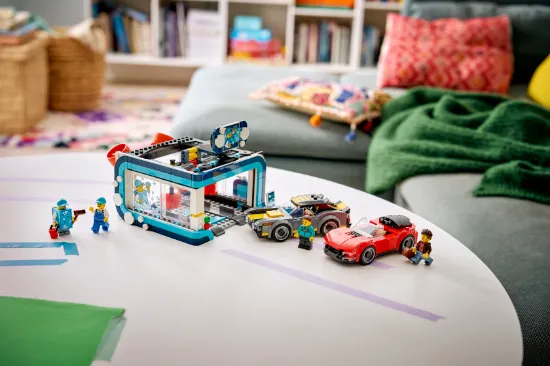 Picture of LEGO City 60497 Drive-Through Car Wash
