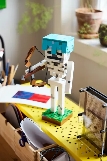 Picture of LEGO Minecraft 21594 The Skeleton