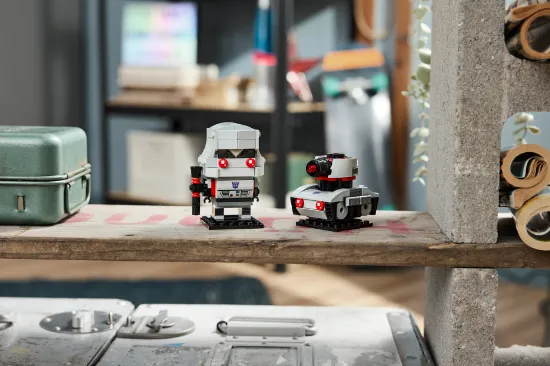 Picture of LEGO BrickHeadz 40924 Transformers Megatron Robot & Vehicle