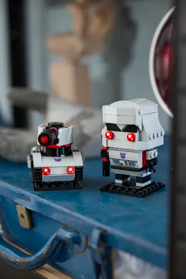 Picture of LEGO BrickHeadz 40924 Transformers Megatron Robot & Vehicle