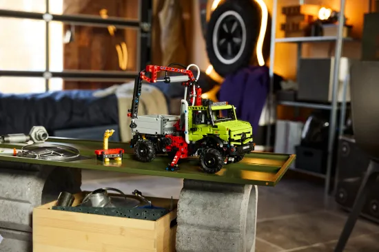 Picture of LEGO Technic 42242 Mercedes-Benz Unimog U 5023 with Crane