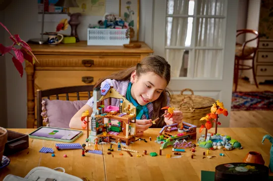 Picture of LEGO Friends 42705 Cozy Fall Forest Cabin