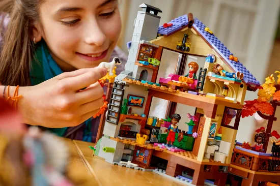 Picture of LEGO Friends 42705 Cozy Fall Forest Cabin