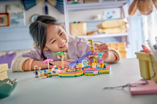 Picture of LEGO Friends 42676 Fun Water Park Day