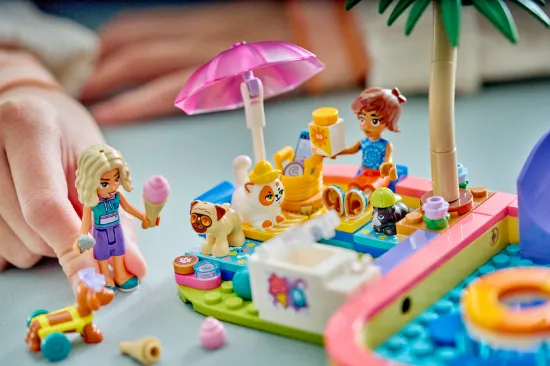 Picture of LEGO Friends 42676 Fun Water Park Day