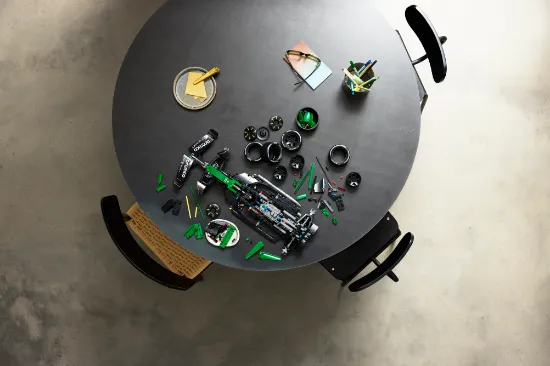 Picture of LEGO Technic 42240 Aston Martin Aramco AMR25 F1® Car