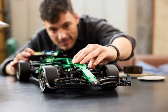 Picture of LEGO Technic 42240 Aston Martin Aramco AMR25 F1® Car