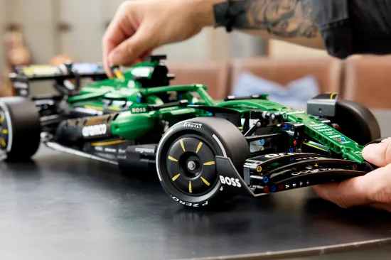 Picture of LEGO Technic 42240 Aston Martin Aramco AMR25 F1® Car