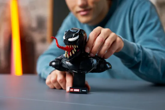Picture of LEGO Marvel 76356 Venom Bust