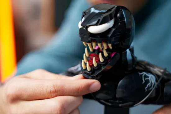 Picture of LEGO Marvel 76356 Venom Bust