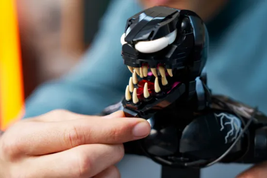 Picture of LEGO Marvel 76356 Venom Bust