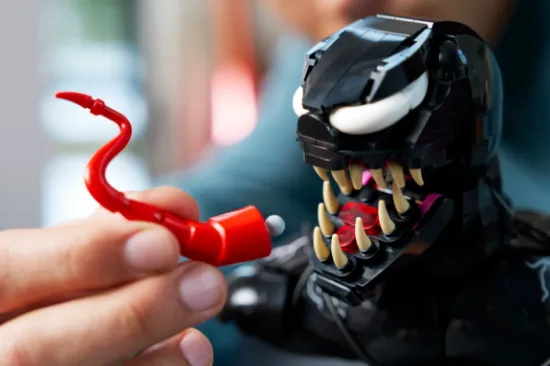 Picture of LEGO Marvel 76356 Venom Bust