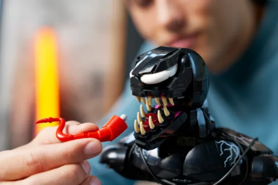 Picture of LEGO Marvel 76356 Venom Bust
