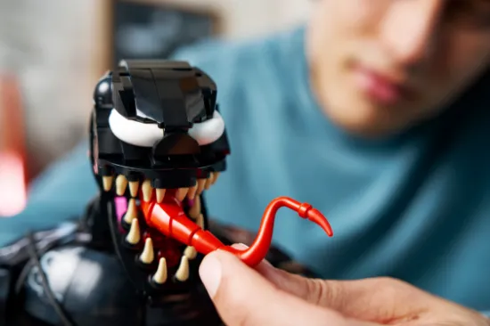 Picture of LEGO Marvel 76356 Venom Bust