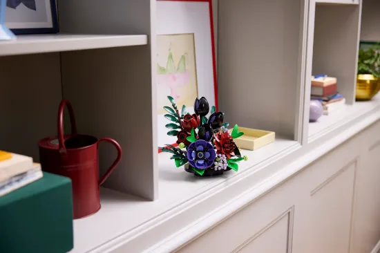 Picture of LEGO Botanicals 11513 Dark Flower Arrangement