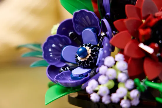 Picture of LEGO Botanicals 11513 Dark Flower Arrangement