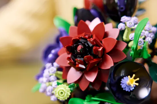 Picture of LEGO Botanicals 11513 Dark Flower Arrangement