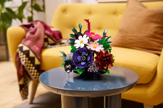 Picture of LEGO Botanicals 11513 Dark Flower Arrangement