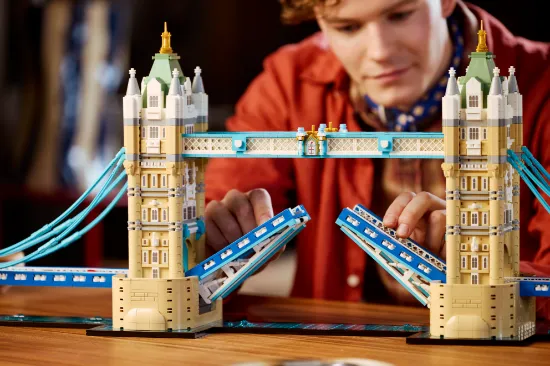 playing LEGO Architecture 21067 Tower Bridge
