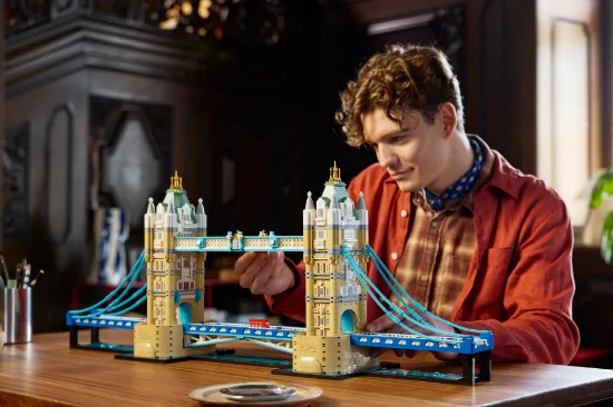 playing LEGO Architecture 21067 Tower Bridge