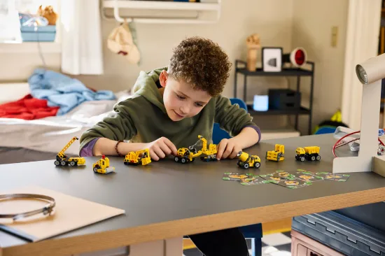 Picture of LEGO Technic 42233 Mighty Machines