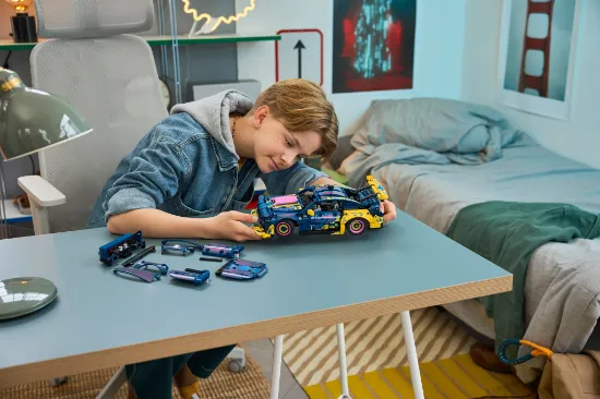 playing LEGO Technic 42236 Custom Garage Ford Mustang GT Car