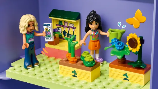 Picture of LEGO Friends 42697Creative Dollhouse Suitcase