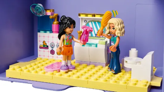 Picture of LEGO Friends 42697Creative Dollhouse Suitcase