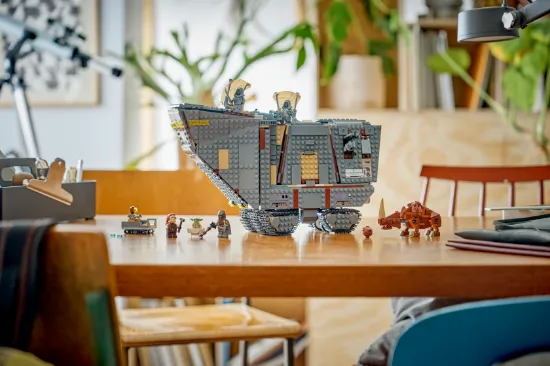 Picture of LEGO Star Wars 75453 Offworld Sandcrawler™ and Mudhorn