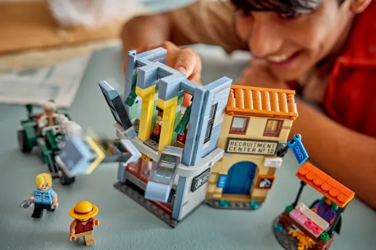 Picture of LEGO ONE PIECE 75642 Showdown with Captain Smoker