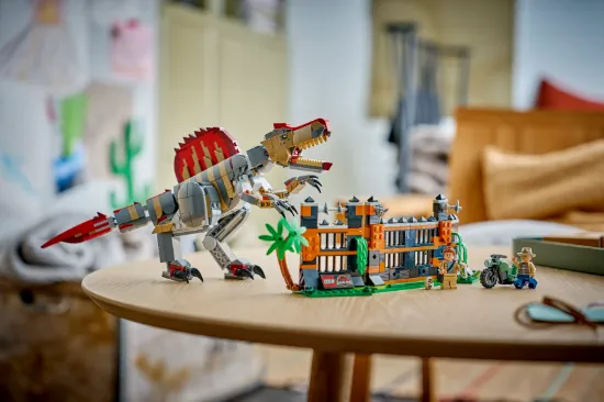 Picture of LEGO Jurassic 77982 Spinosaurus Dinosaur Escape