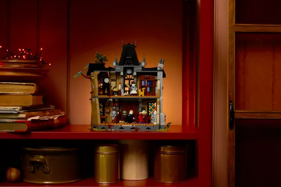 Picture of LEGO Icons 11383 Mayor Manor