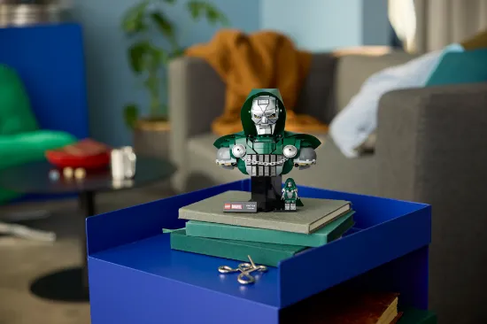 Picture of LEGO Marvel 76345 Doctor Doom Bust