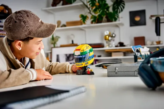 Picture of LEGO Editions 43024 Ayrton Senna Helmet