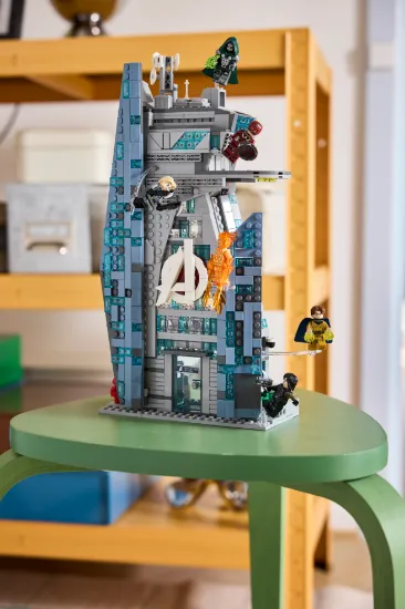 Picture of LEGO Marvel Avengers 76352 Doomsday New Avengers Tower