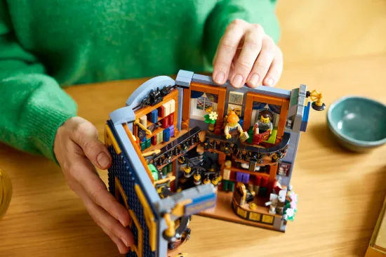 Picture of LEGO Icons 11379 Bookstore: Book Nook