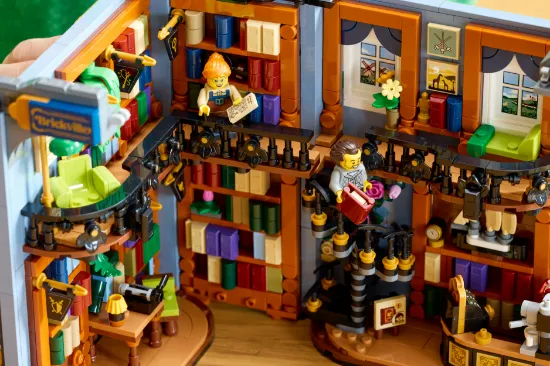 Picture of LEGO Icons 11379 Bookstore: Book Nook