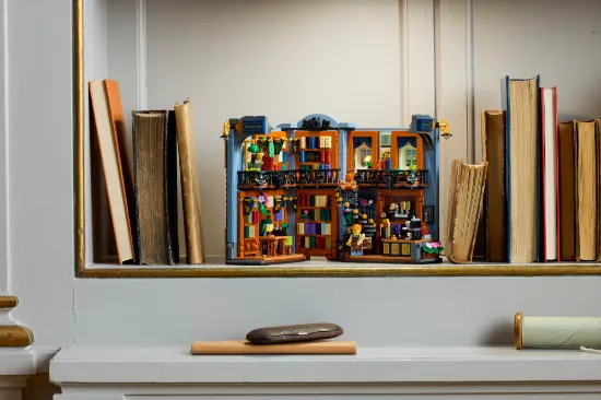 Picture of LEGO Icons 11379 Bookstore: Book Nook