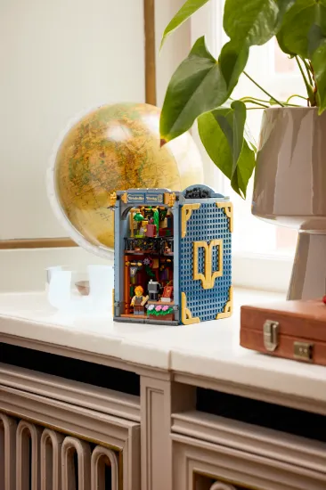 Picture of LEGO Icons 11379 Bookstore: Book Nook