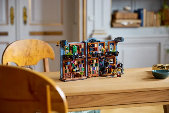 Picture of LEGO Icons 11379 Bookstore: Book Nook