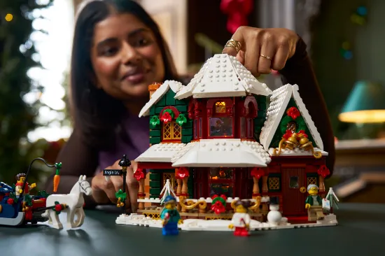 Picture of LEGO Icons 11387 Holiday House