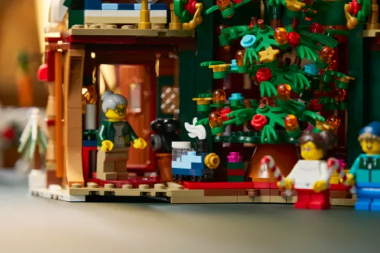 Picture of LEGO Icons 11387 Holiday House