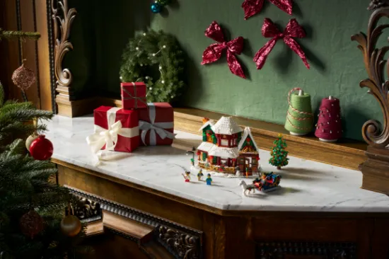 Picture of LEGO Icons 11387 Holiday House