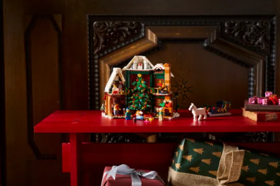 Picture of LEGO Icons 11387 Holiday House