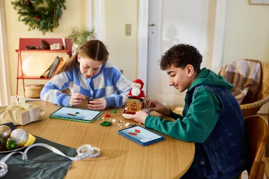 Picture of LEGO 40874 Santa's Holiday Countdown