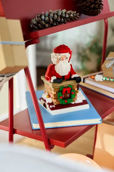 Picture of LEGO 40874 Santa's Holiday Countdown